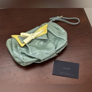 🎀Prada Bow Wristlet Clutch Patent Leather